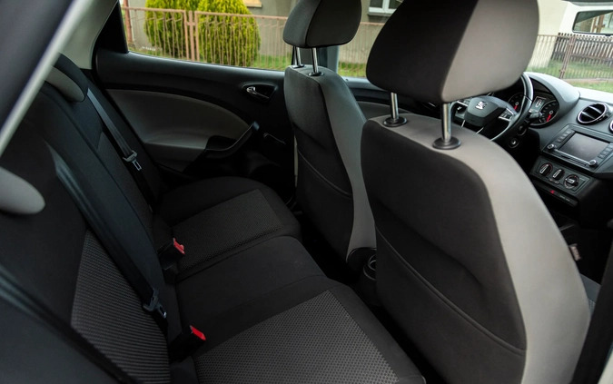 Seat Ibiza cena 32900 przebieg: 87395, rok produkcji 2016 z Piwniczna-Zdrój małe 106